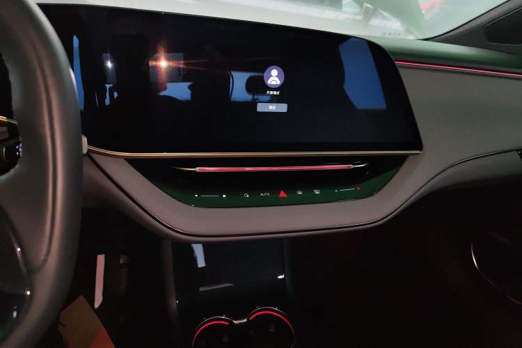 Used Hongqi EH7 2024 690 Pro
