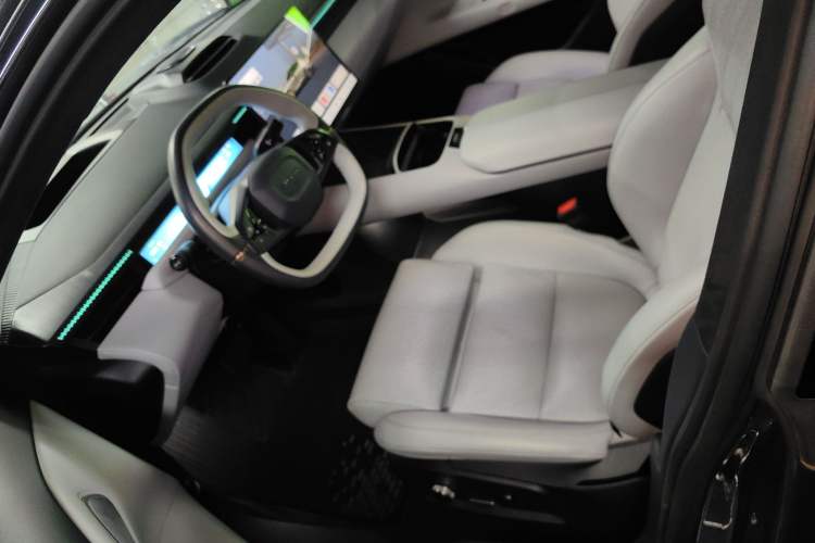 Used Lynk & Co Z10 2025 95 kWh 702 km All-Wheel Drive Intelligent Driving Ultra