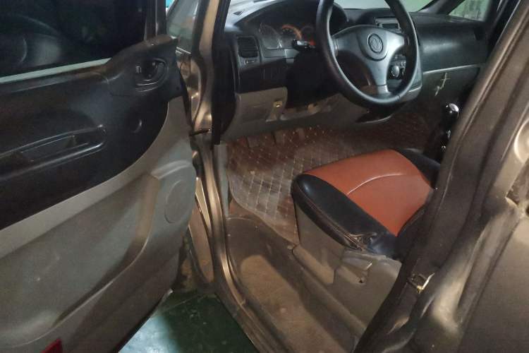 Used FORTHING Lingzhi 2012 Commercial Version 1.6L Special Offer Model
