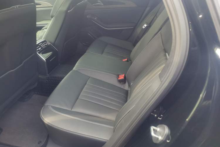 Used Hongqi H9 2023 2.0T Smart Connect Flagship Edition