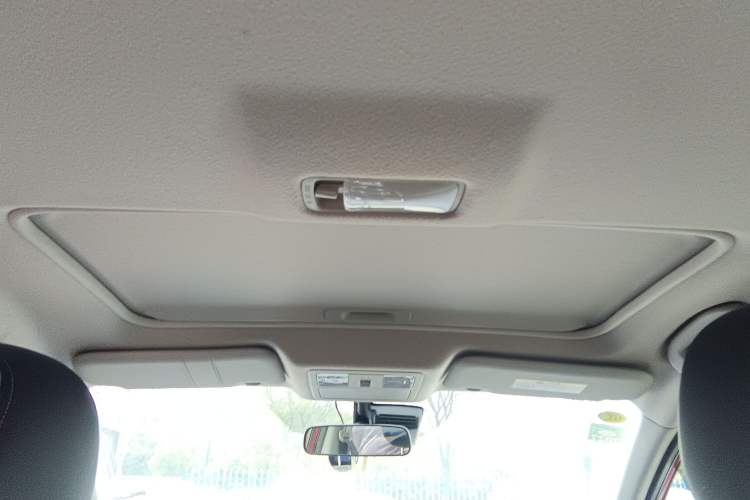 Used Nissan Tiida 2019 1.6L CVT Smart Drive Version China VI Standard Headliner