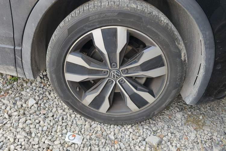 Used Volkswagen Tiguan L 2022 330TSI Automatic Two-Wheel Drive R-Line Enhanced Edition Right Front Wheel Hub