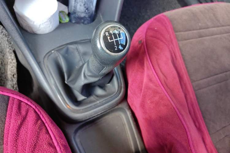 Used Volkswagen Polo 2013 1.4L Manual Fashion Edition Gear Lever