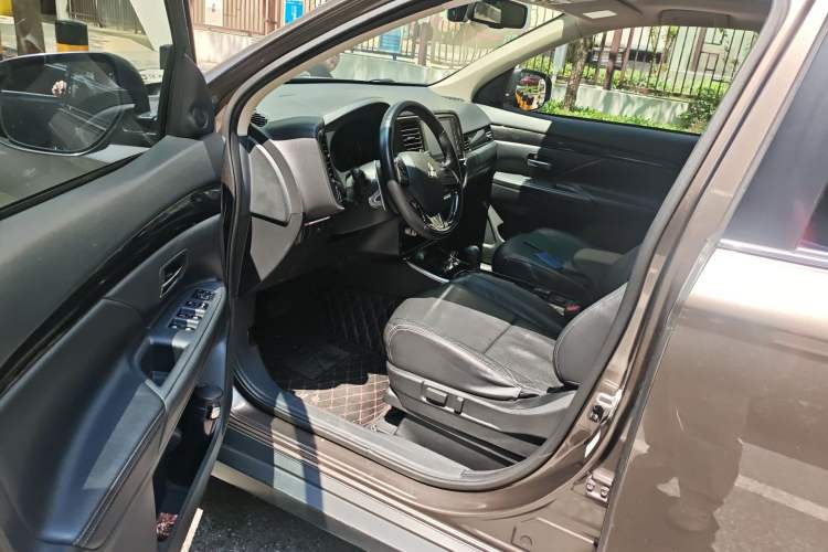 Used Mitsubishi Outlander 2018 2.4L 4x4 Elite Edition 5 Seats
