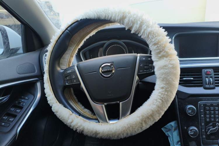 Used Volvo V40 2017 T3 Zhiyi Edition Steering Wheel