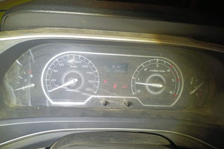 Used SAIC MAXUS Xintu V80 2021 2.0T Manual Classic Aoyuntong 127 PS Mid-axle Mid-roof 6/7/8/9-Seater
