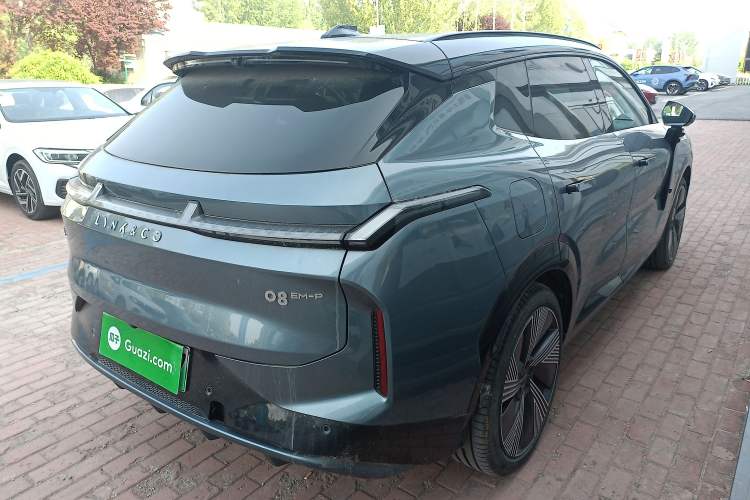 Used Lynk & Co 08 EM-P 2025 220 km All-Wheel-Drive Performance Halo Rear Right 45 Deg