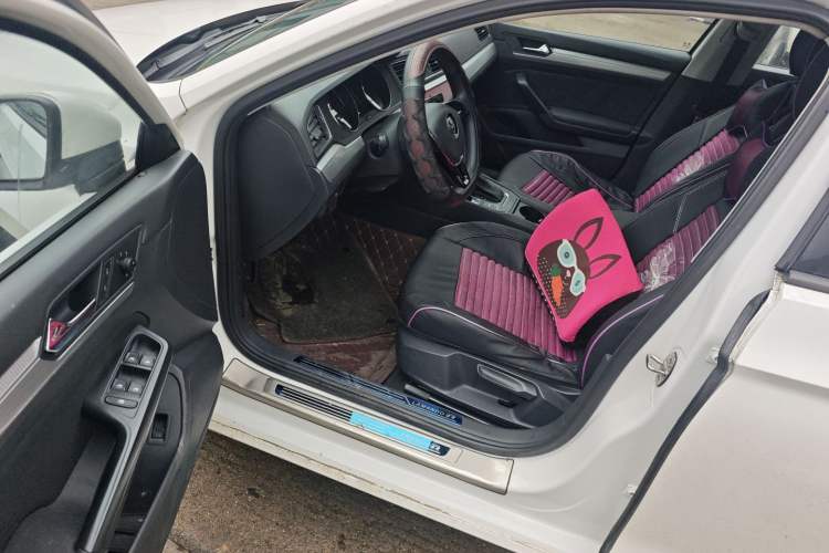 Used Volkswagen Lamando 2017 230TSI DSG Fashion Edition Driver Seat