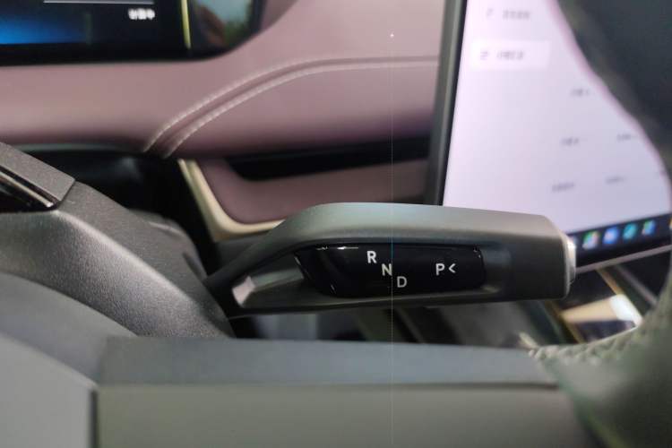 Used Xiaomi Auto SU7 2024 Rear-Drive Long-Range Intelligent Driving Version
