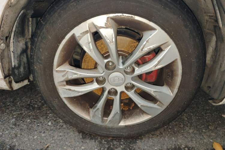 Used Geely Auto Emgrand 2014 Sedan 1.3T CVT Prestige Model Right Front Wheel Hub