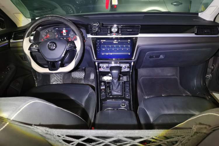 Used Volkswagen Phideon 2019 380TSI Two-Wheel Drive Business Edition China VI Standard
