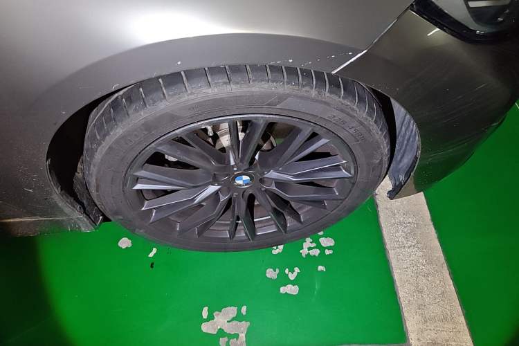 Used BMW 3 Series 2020 Facelifted 325Li M Sport Night Edition Package Right Front Wheel Hub