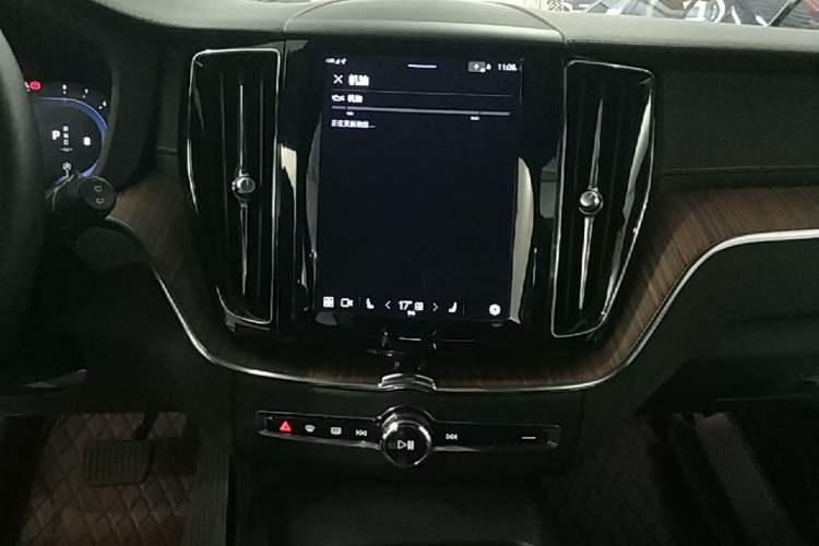 Used Volvo XC60 2022 B5 4x4 Smart Luxury Edition