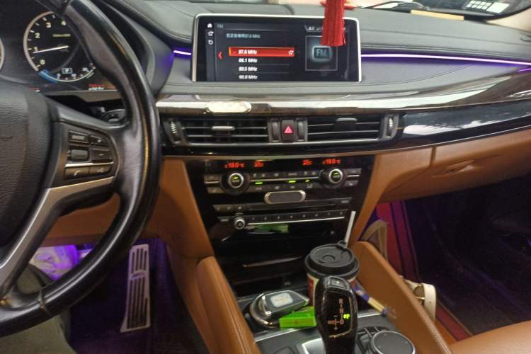 Used BMW X6 2017 xDrive28i Audio And AC Panel