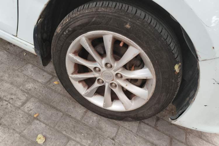 Used FORTHING Joyear S50 2014 1.6L CVT Luxury Model