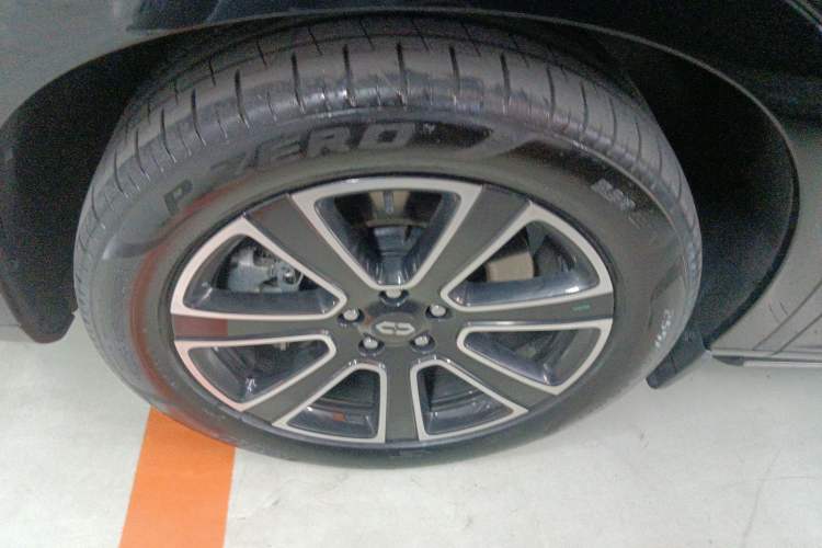 Used Hima AITO M7 2024 1.5T Intelligent Driving 4WD Ultra Version 6 Seats Exterior 2