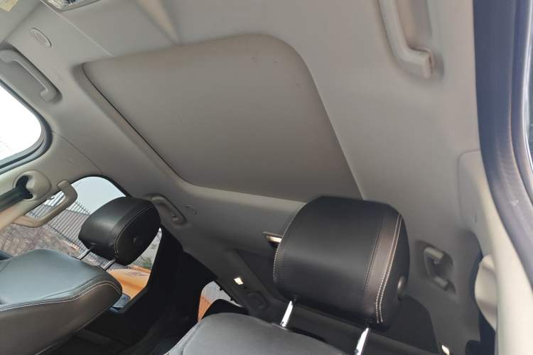 Used Land Rover Discovery 2021 360 PS R-Dynamic S
