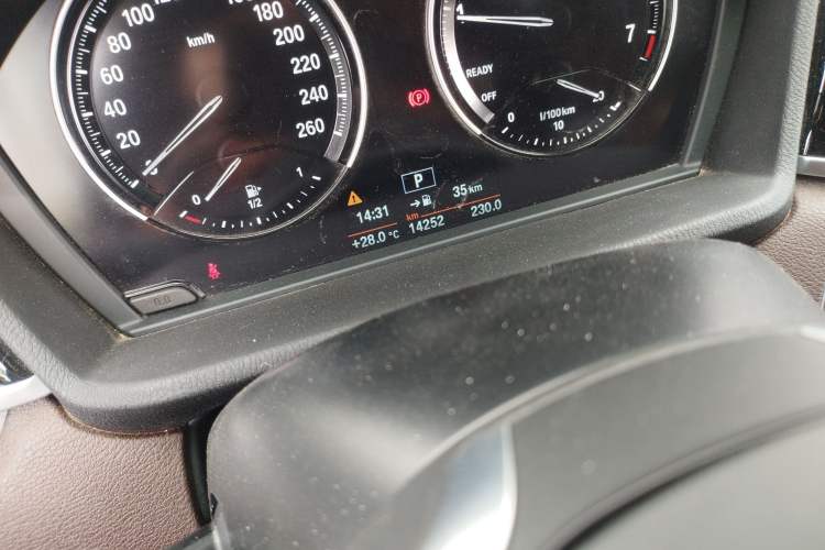 Used BMW X1 2020 sDrive20Li Fashion Model Odometer Close Up