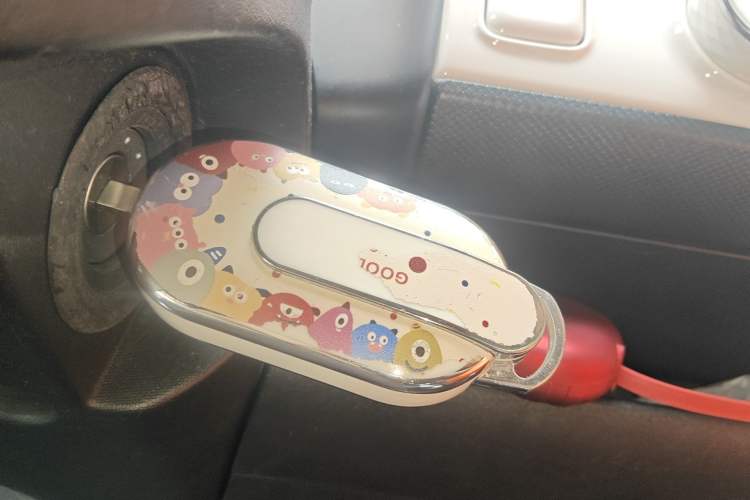 Used Wuling Hongguang MINIEV 2022 GAMEBOY 200km Gaming Edition with Lithium Iron Phosphate Vehicle Key