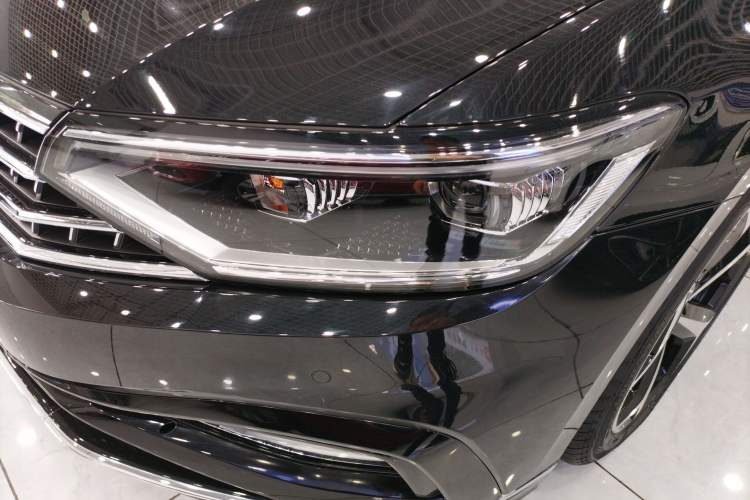 Used Volkswagen Magotan 2023 2 Million Units Limited Edition 330TSI DSG Leading Version Left Front Headlight