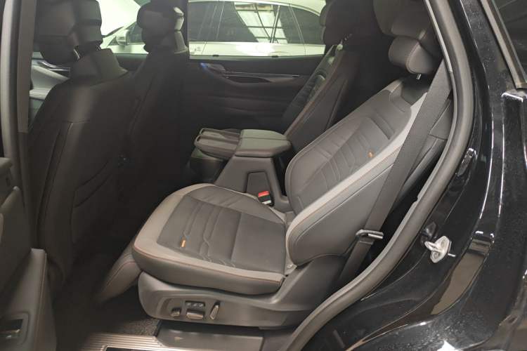 Used Ford Edge 2023 Ford Explorer L 2.0T EcoBoost Four-Wheel Drive 7-Seater Supreme Model Left Rear Seat