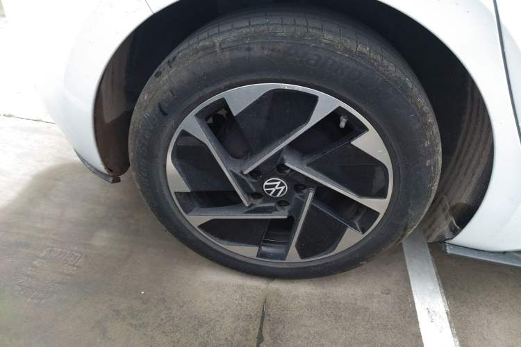 Used Volkswagen ID.3 2025 Smart Version Pure & Intelligent Enjoyment Edition Right Rear Wheel Hub