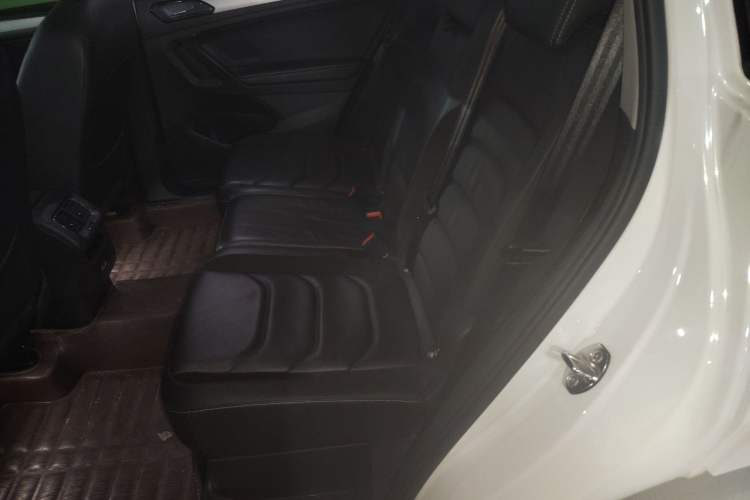 Used Volkswagen Tiguan L 2018 330TSI Automatic Two-Wheel Drive Luxury Edition Left Rear Seat