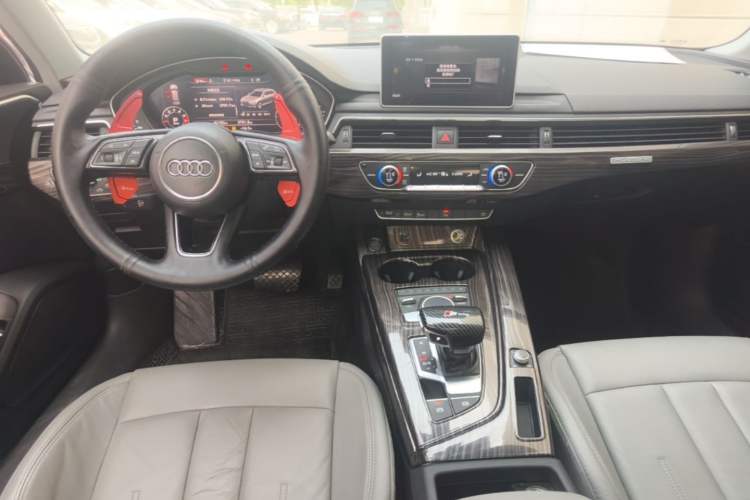 Used Audi A4L 2018 30th Anniversary Edition 40 TFSI Fashion Model
