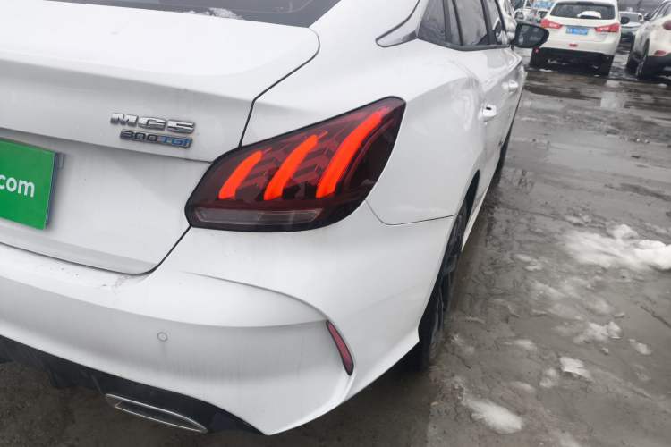 Used MG 5 2022 300TGI DCT Chao Yue Luxury Edition
