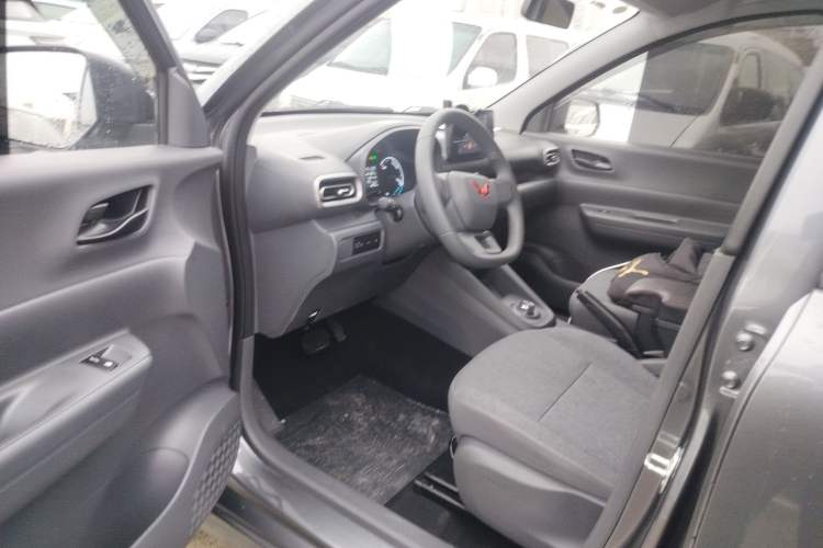 Used Wuling Hongguang New Energy 2024 All-Electric Model 300KM Standard Version