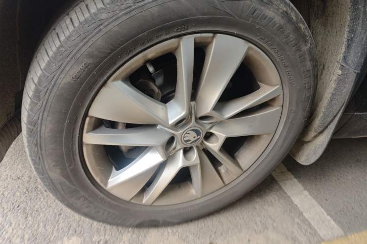 Used Skoda Kodiaq 2019 Facelifted TSI330 5-Seater Two-Wheel-Drive Luxury Enjoyment Edition China VI Standard Left Front Wheel Hub