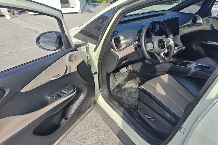 Used BYD Dolphin 2023 420 km Fashion Edition
