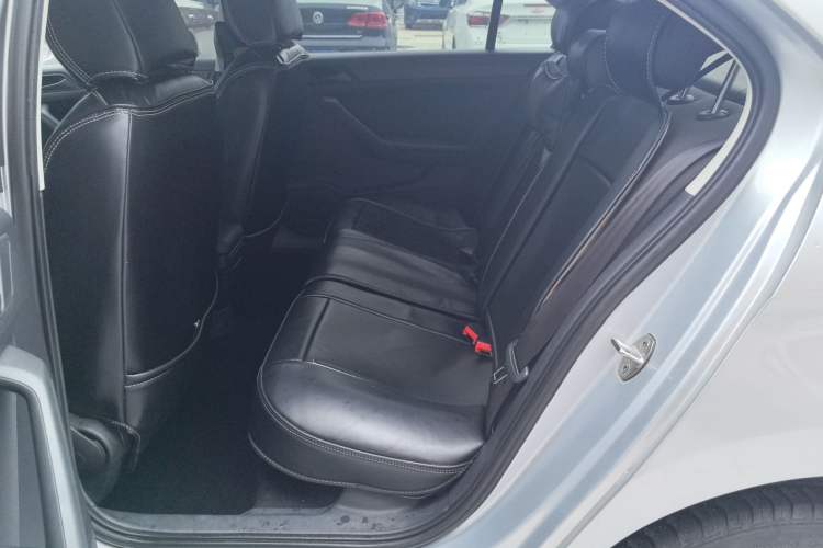 Used Volkswagen Jetta 2015 Value Edition 1.6L Manual Fashionable Style Left Rear Seat