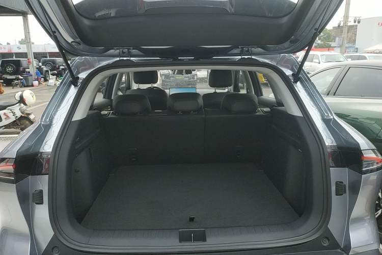 Used Baojun Yunhai 2024 60km Plug-in Hybrid Version
