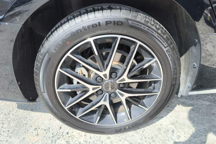 Used BYD Seal 2023 DM-i 1.5L 121km Prestige Model Right Rear Wheel Hub