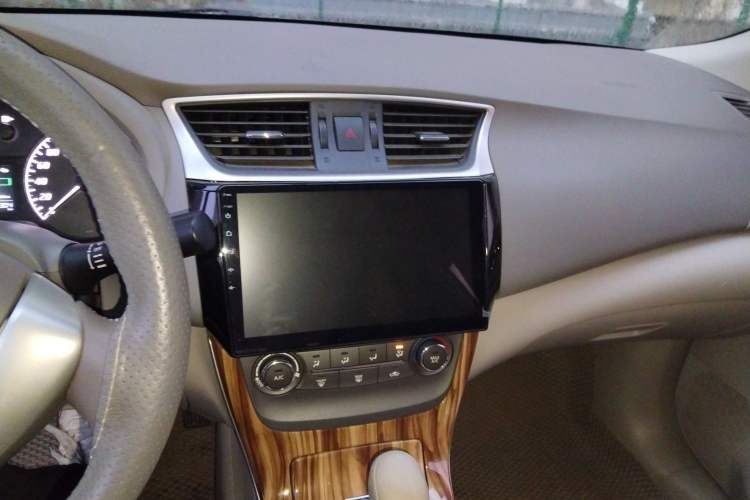 Used Nissan Sylphy 2014 1.6XV CVT Deluxe Edition Audio And AC Panel