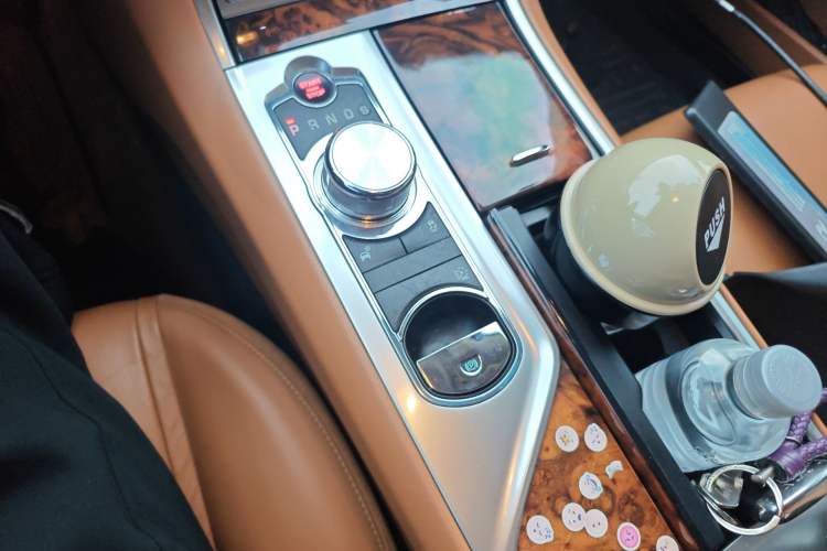 Used Jaguar XF 2015 XF 2.0T Luxury Edition Gear Lever