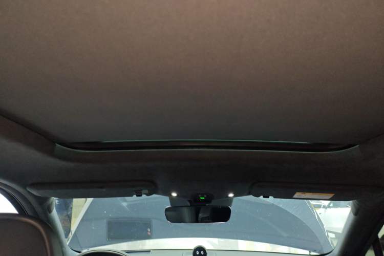 Used Nio ES8 2023 75 kWh Headliner