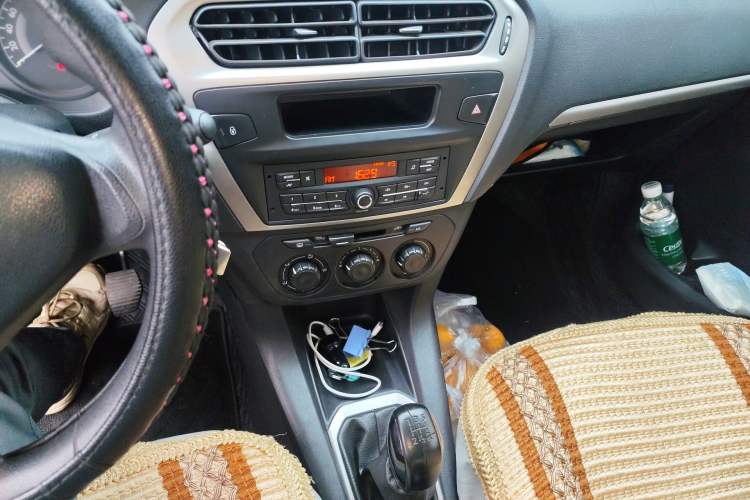 Used Peugeot 301 2016 1.6L Manual Comfort Edition Audio And AC Panel