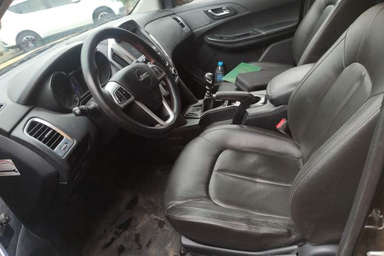 Used JMC Yuhu 5 2019 2.0T Diesel Manual Two-Wheel Drive Enhanced Version China VI Standard Long Wheelbase