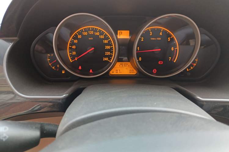 Used Brilliance H330 2013 1.5L Automatic Comfort Edition
