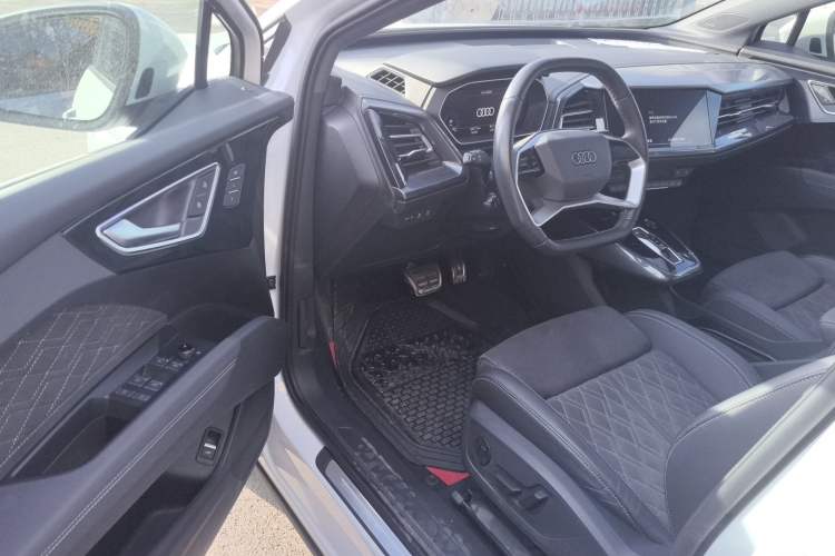 Used Audi Q4 e-tron 2022 50 e-tron quattro Creation Edition
