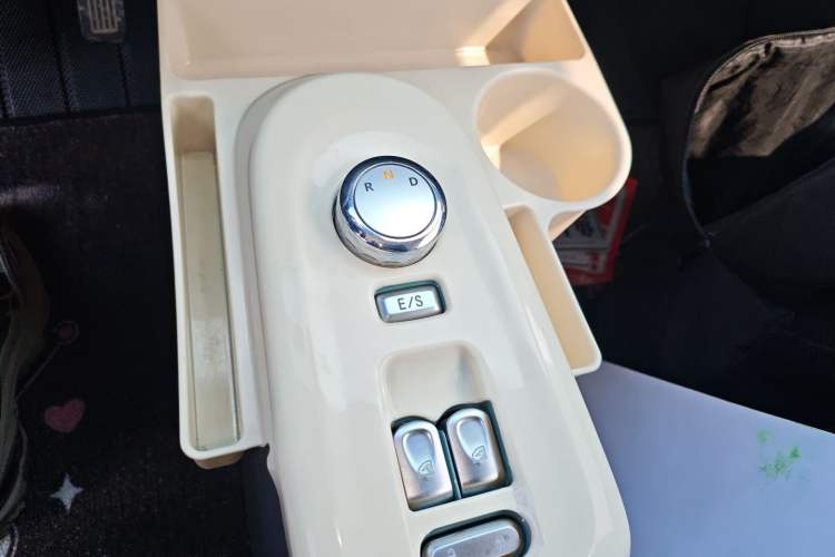 Used CHANGAN NEVO Lumin 2022 301km Honey-Sweet Version
