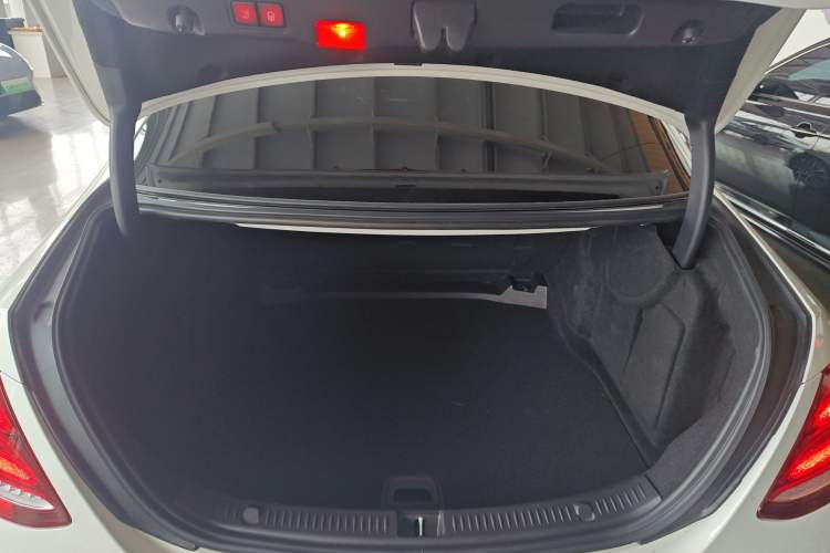 Used Mercedes-Benz E-Class 2018 Facelift E 200 L
