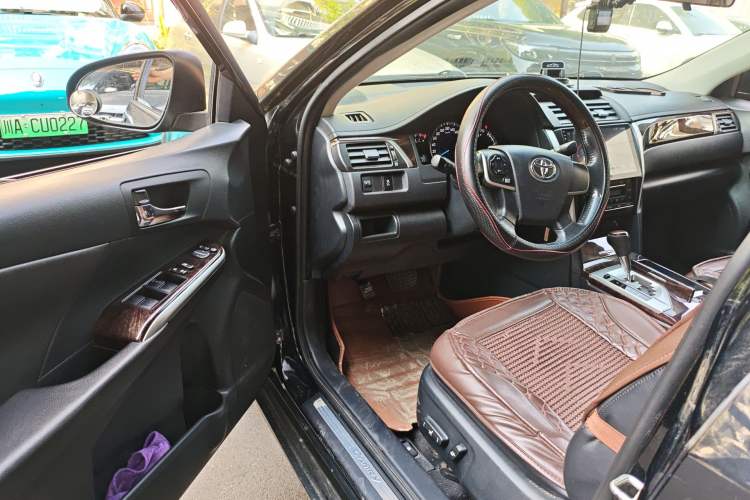 Used Toyota Camry 2015 2.0G Premier Edition
