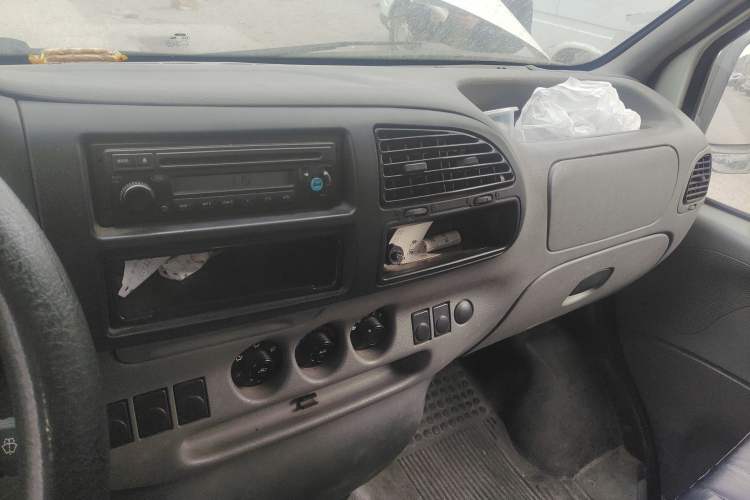 Used Ford Classic Transit 2015 2.8T Diesel Van Short Wheelbase 3-Seater Mid-Roof Long Body Model JX493ZLQ4