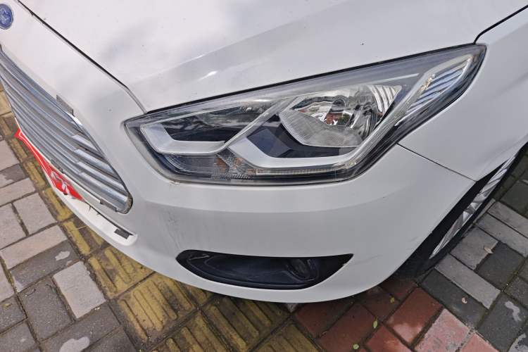 Used Ford Escort 2015 1.5L Automatic Comfort Edition
