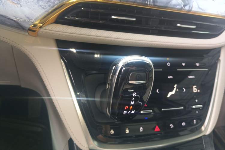 Used Buick GL8 2021 ES Landtrek 653T Comfort Edition