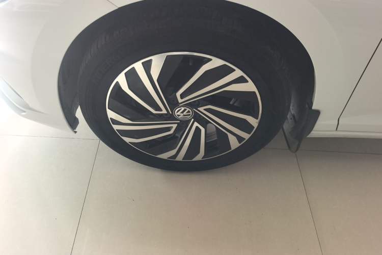 Used Volkswagen Sagitar 2022 280TSI DSG Flyover Edition Left Front Wheel Hub