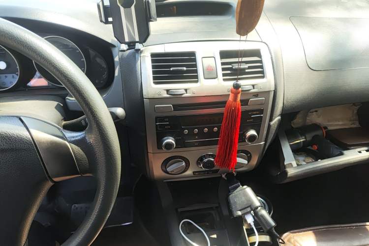 Used Brilliance Junjie FRV 2010 1.3L Manual Comfort Edition Audio And AC Panel